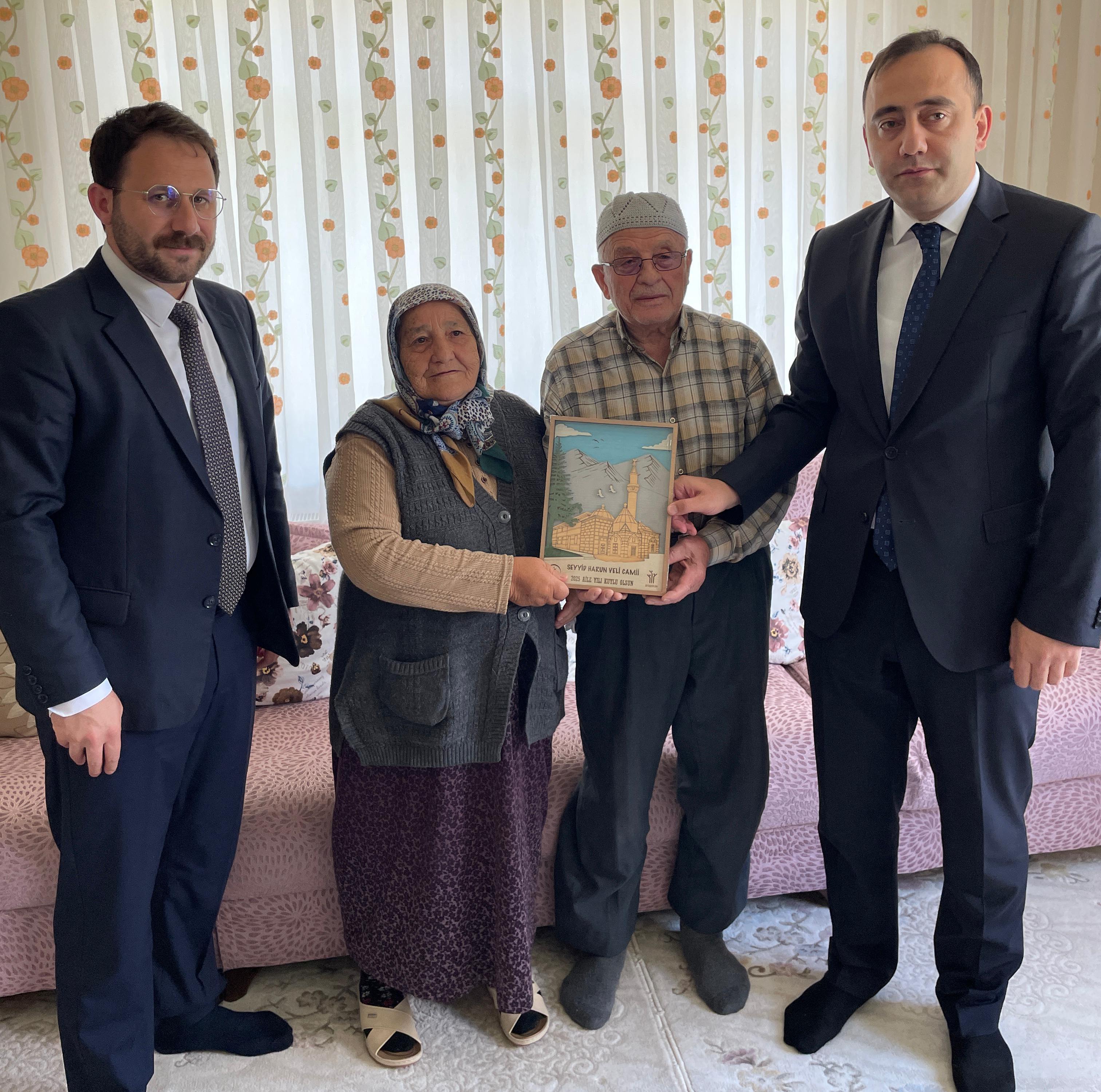 Seydişehir'de Dünya Aile Günü'nde 50 Yıllık Evliliklere Anlamlı Ziyaret