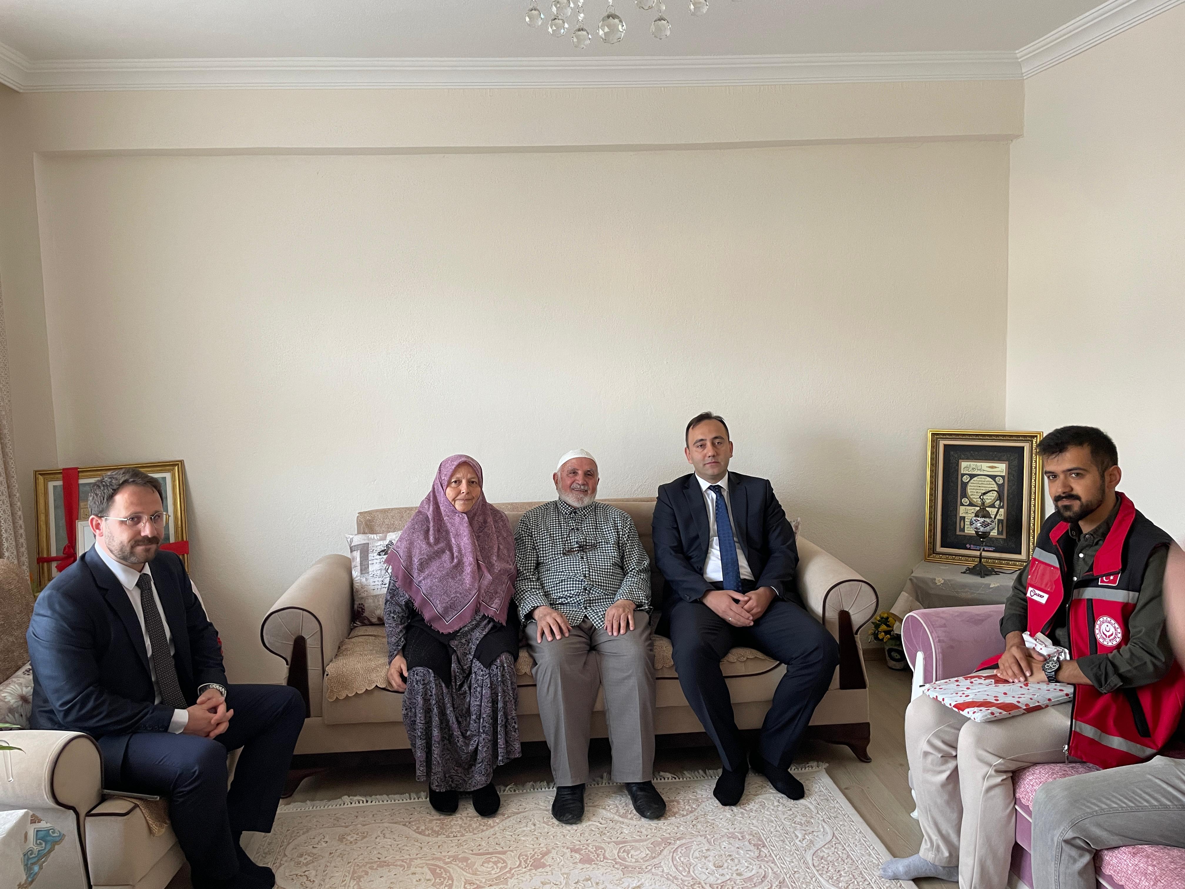 Seydişehir'de Dünya Aile Günü'nde 50 Yıllık Evliliklere Anlamlı Ziyaret