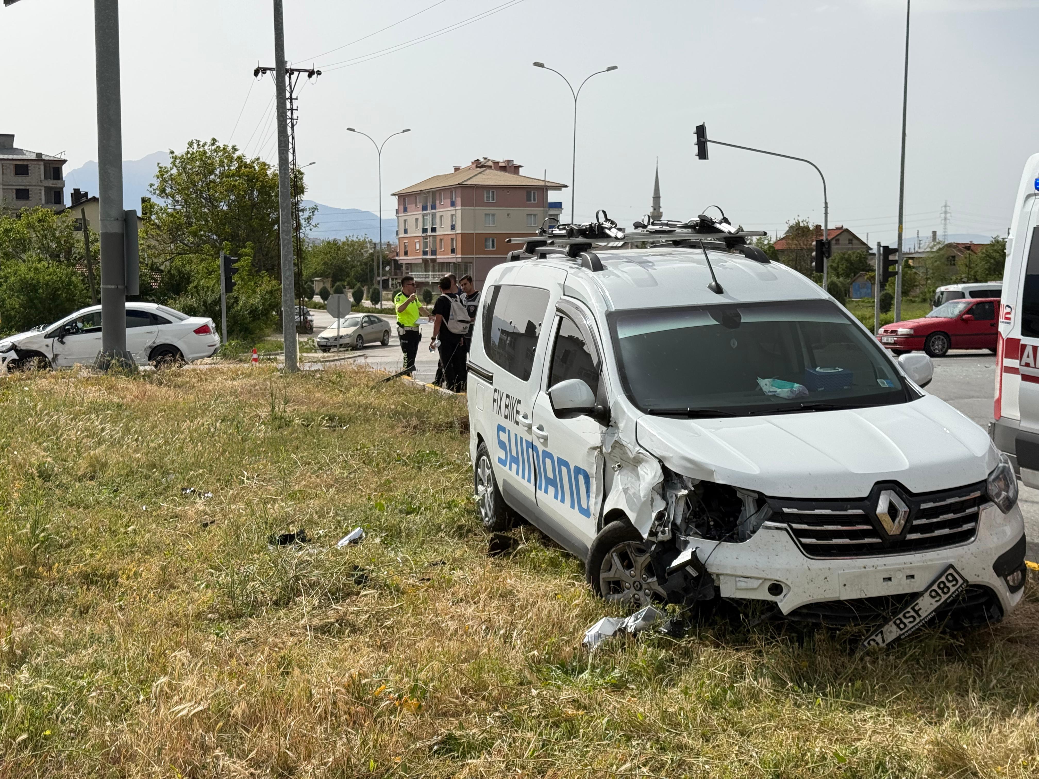 Seydişehir'de trafik kazası 2 kişi yaralı