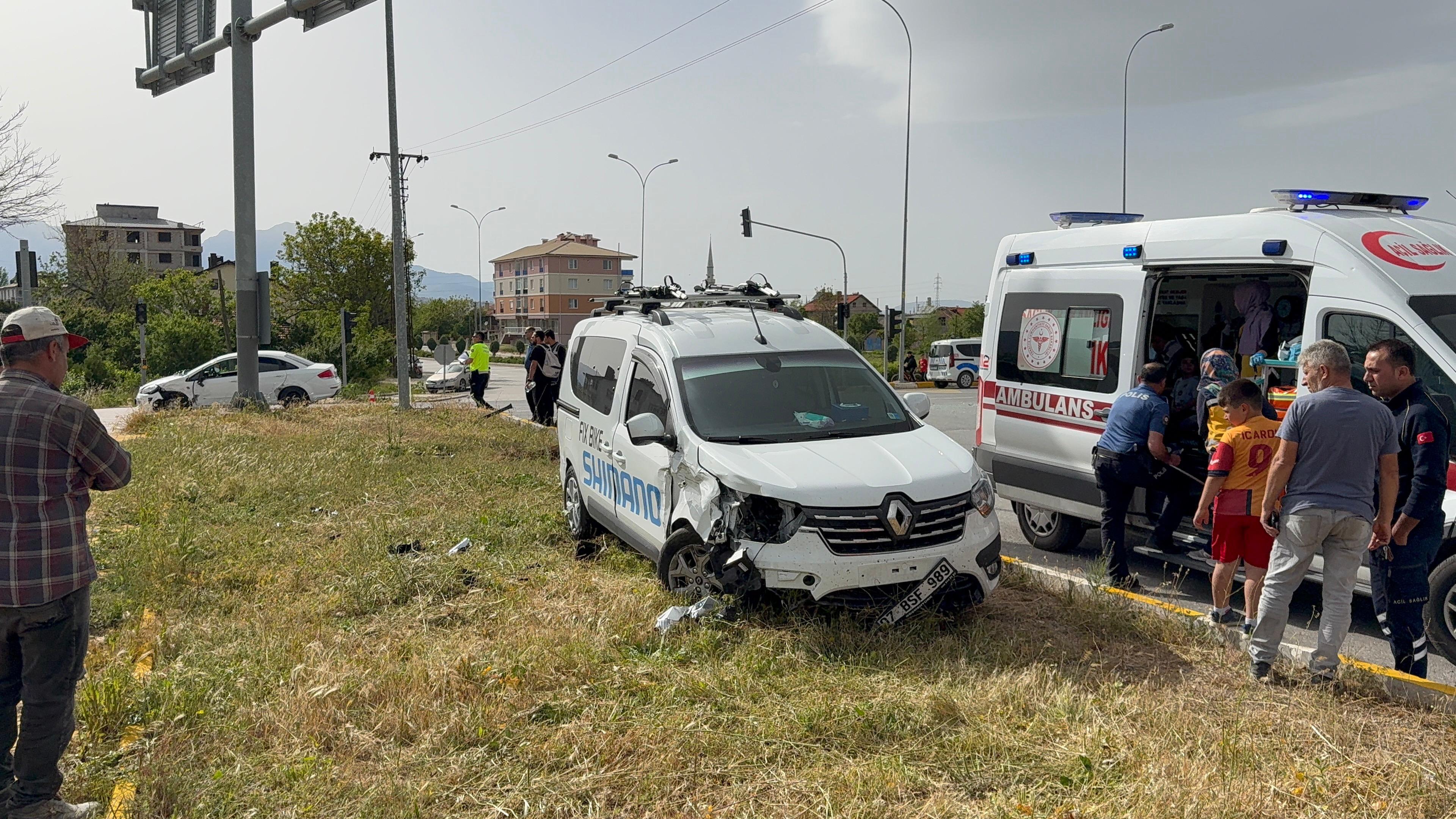 Seydişehir'de trafik kazası 2 kişi yaralı