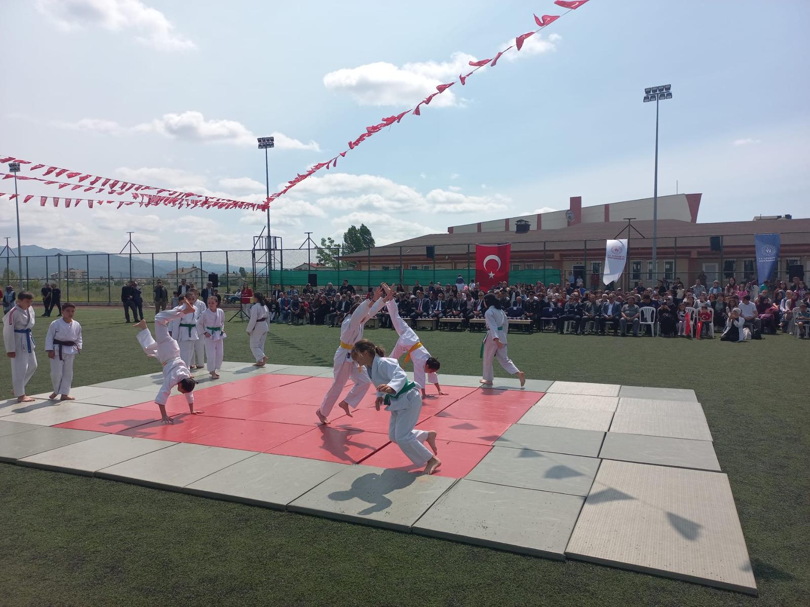 19 Mayıs Atatürk’ü Anma, Gençlik ve Spor Bayramı Seydişehir’de Coşkuyla Kutlanıyor