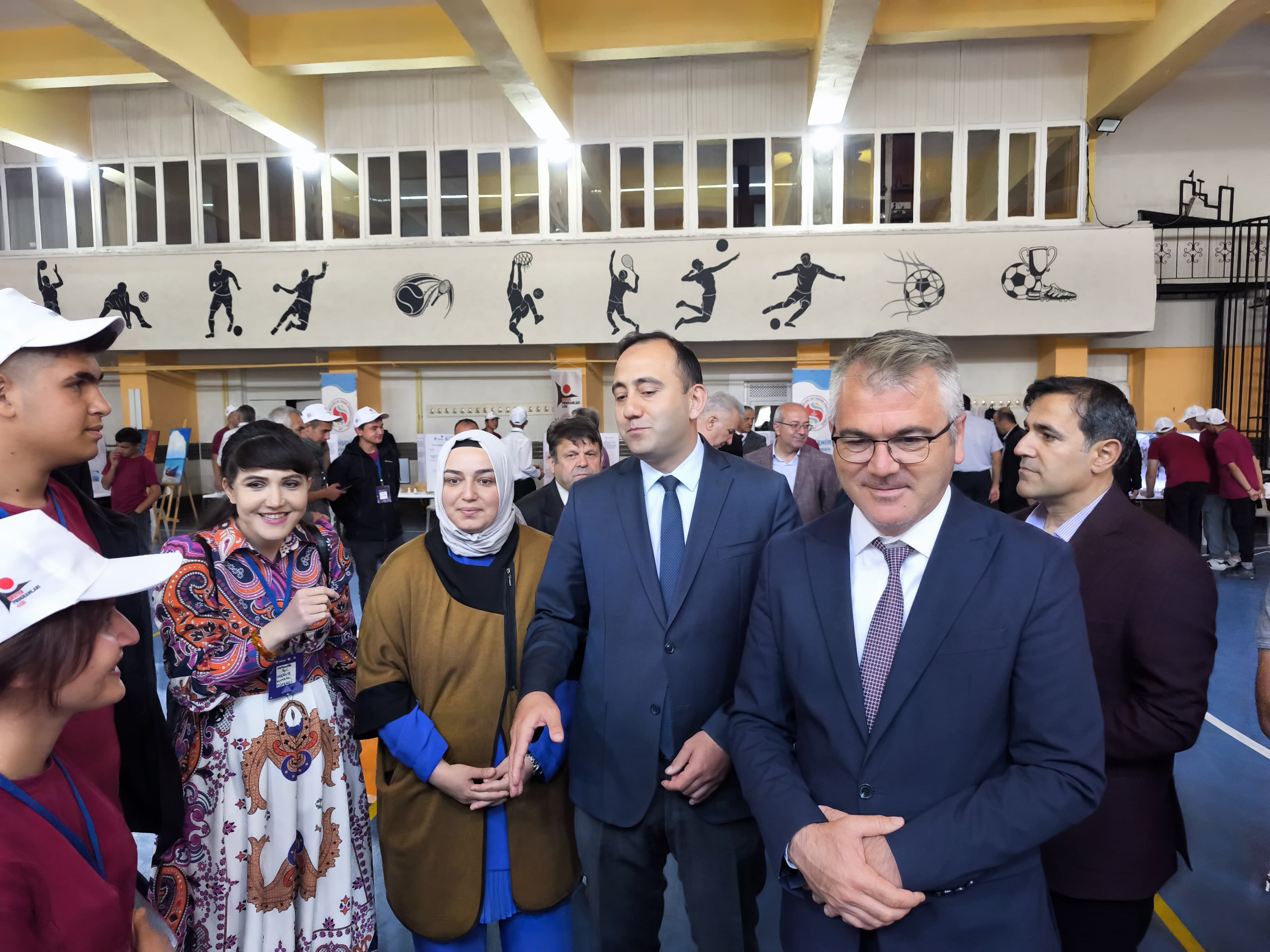 Seydişehir Mesleki ve Teknik Anadolu Lisesi'nde TÜBİTAK 4006 Bilim Fuarı Coşkusu: "Bilim ve Teknoloji ile İnşa Edeceğimiz Türkiye Yüzyılı"