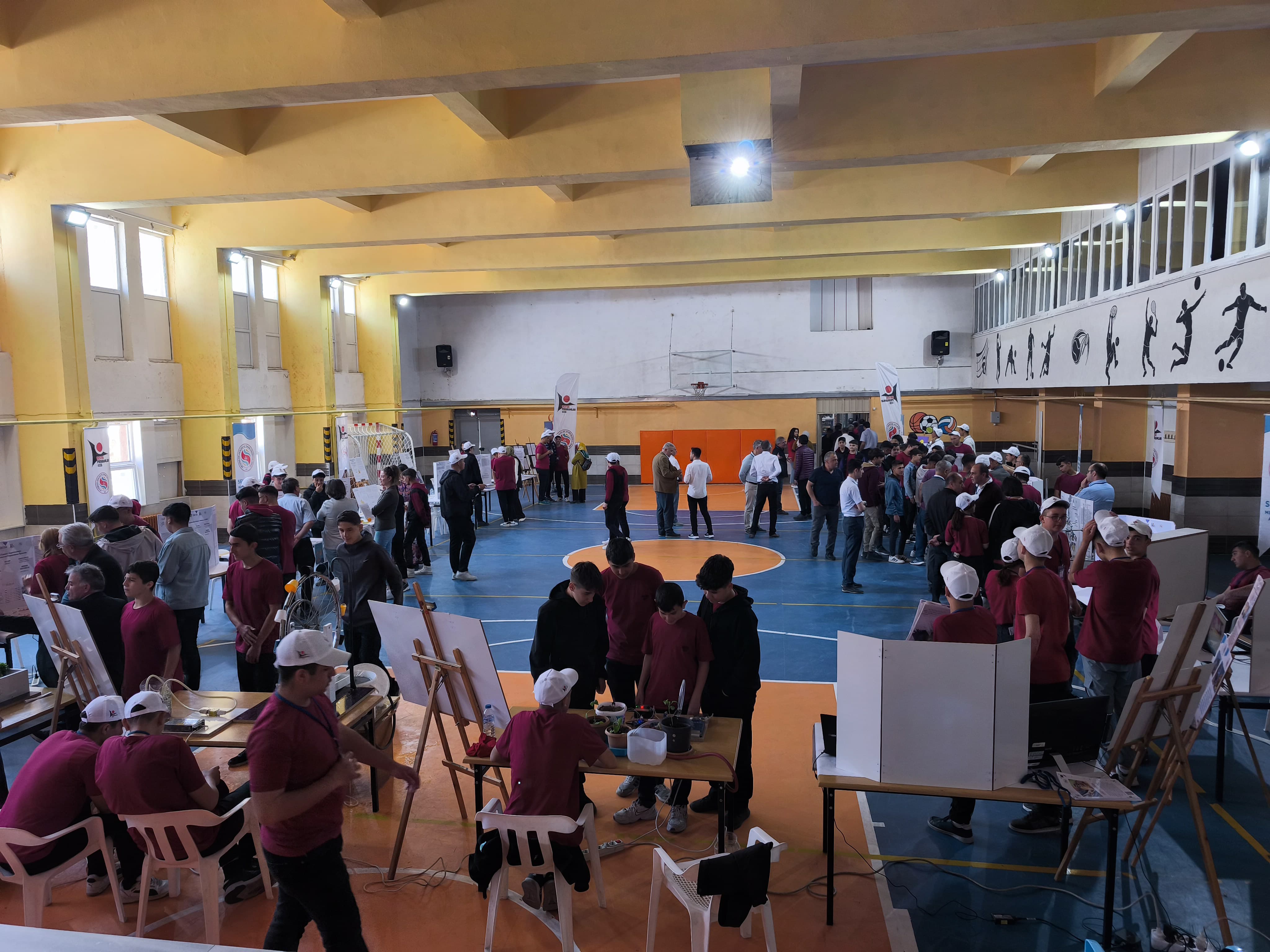 Seydişehir Mesleki ve Teknik Anadolu Lisesi'nde TÜBİTAK 4006 Bilim Fuarı Coşkusu: "Bilim ve Teknoloji ile İnşa Edeceğimiz Türkiye Yüzyılı"